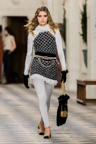 Look 33